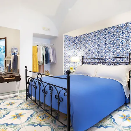 فندق مبيت وإفطار Relais Correale & Garden 4*