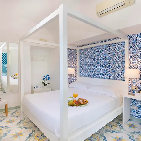 Relais Correale & Garden 4*